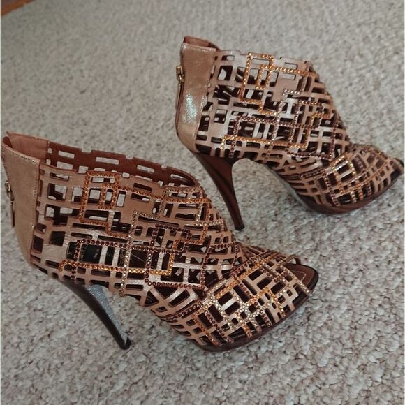 Rene Caovilla gold tone leather embellished Swarovski crystals booties size 36.5 - Picture 8 of 14